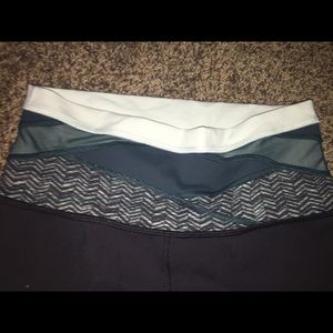 Lululemon Flare yoga pants Size 4
